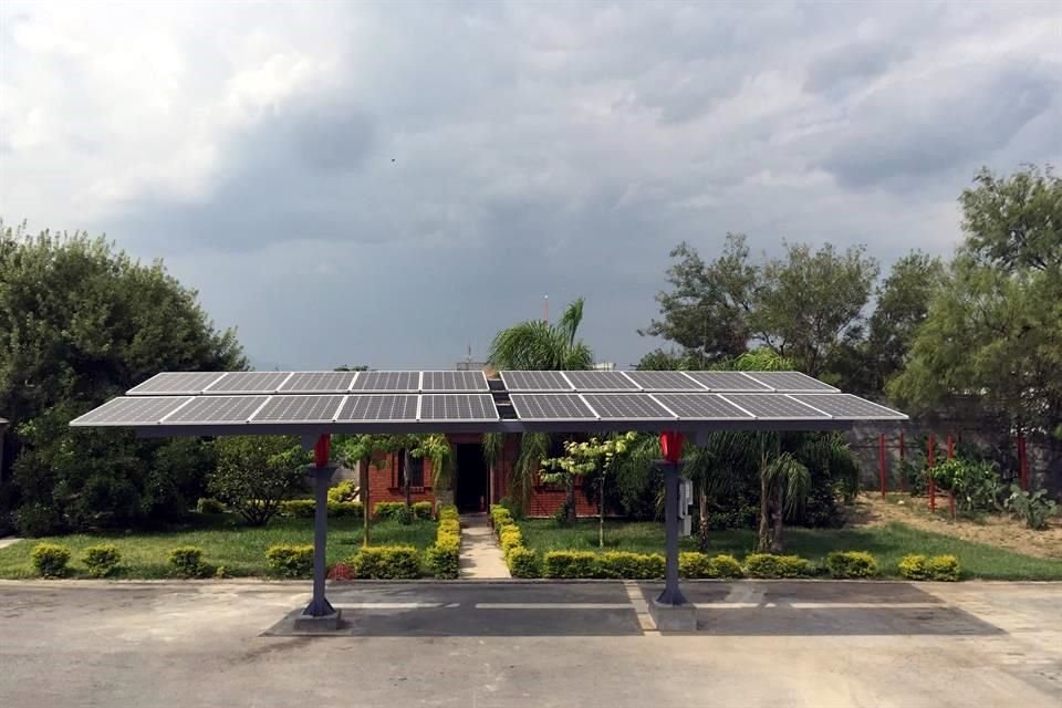 INSTALACION DE PERGOLAS PARA PANELES SOLARES